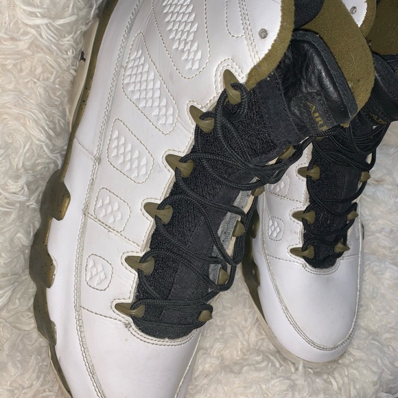 Air Jordan 9 Copper Statue - Picture 1 of 3